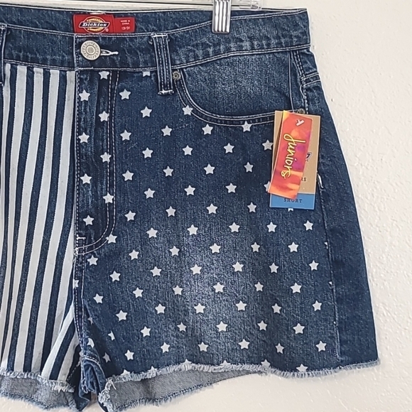 *NWT* DICKIES Stars & Stripes Print 5-Pocket Shorts, size 13/31 - Picture 2 of 7
